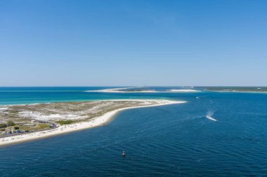 Perdido Key 'deki sahilin havadan görüntüsü.