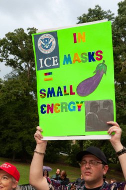 Rejim mitingine Karşı Öfke 'de imza