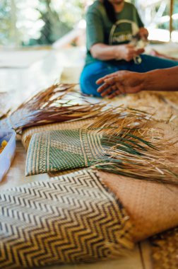 Tetebatu, Lombok 'taki Geleneksel Dokuma Atölyesinde El yapımı Mats