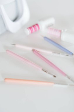 Pastel Çivi Sanatı Aletleri Düz