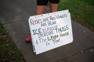 Rejim mitingine Karşı Öfke 'de imza