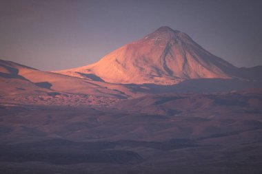 Atakama çöl ışıkları gün batımında