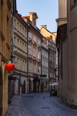 Eski Prag 'ın dar sokakları