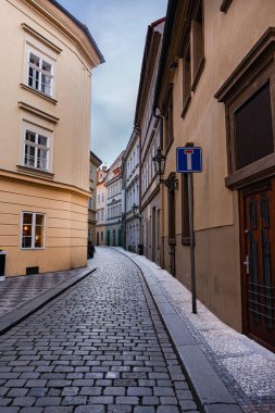 Eski Prag 'ın dar sokakları