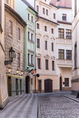 Eski Prag 'ın dar sokakları