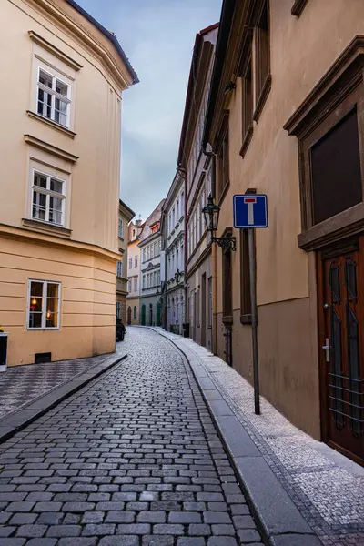 Eski Prag 'ın dar sokakları