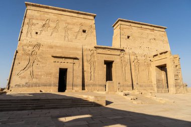 İsis 'in Mısır adasındaki tapınağı.