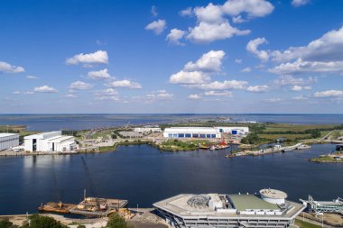 Mobile Nehri ve Mobil Körfezi 'nin havadan görüntüsü