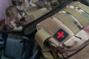 Kızıl Haç Yamalı Askeri İlk Yardım Ekibi