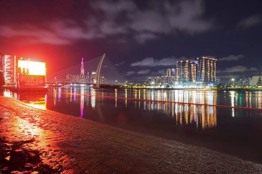 Akşamları Ho Chi Minh şehrinin göbeğinde