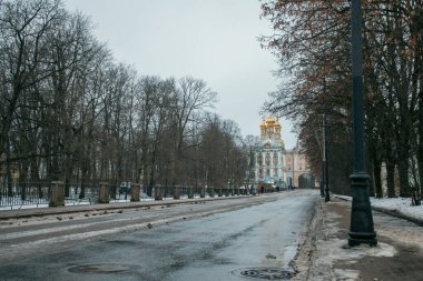 St. Petersburg, Rusya, 23 Aralık 2024, Catherine Sarayı. Rusya Çarı 'nın yaz sarayı. Kış çekimlerinde sokaktan.
