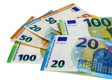 Beyaz arkaplanda avro banknotları