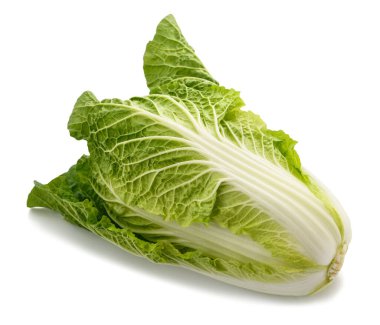 Beyaz arka planda izole edilmiş taze Çin lahanası.