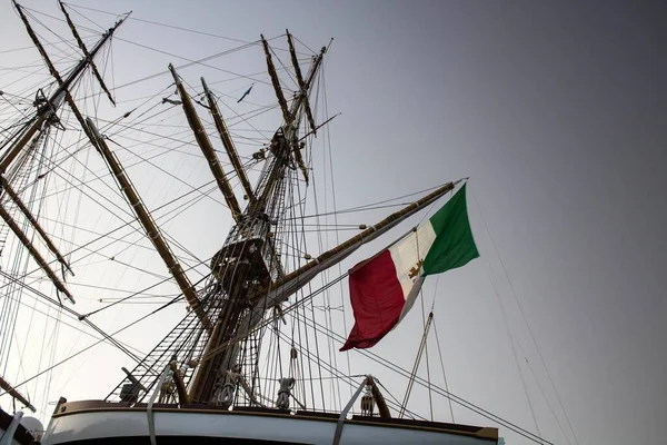 2022 Palermo Amerigo Vespucci Schulschiff Eindrucksvolle Abbildung Des Flaggenmastes Des — Stockfoto