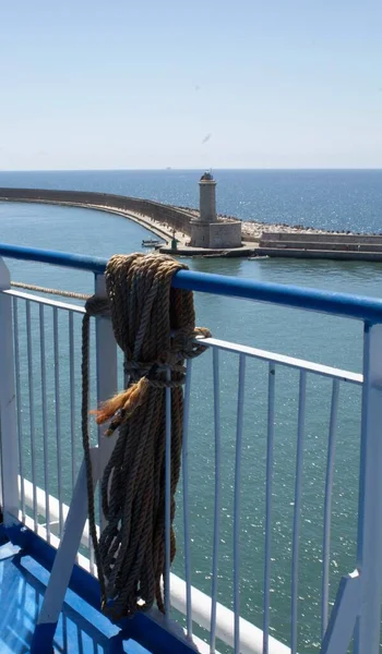 Imagem Evocativa Topo Uma Balsa Entrada Porto Itália — Fotografia de Stock