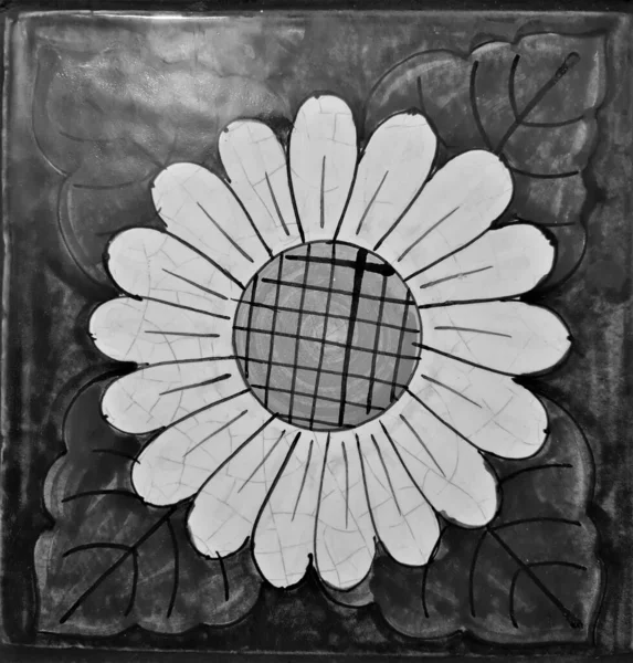 Gambar Tekstur Ubin Hitam Dan Putih Dengan Desain Bunga Matahari — Stok Foto