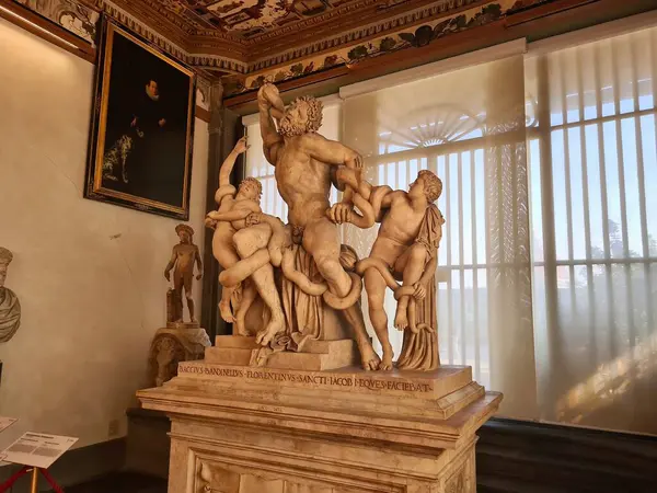 2022.07.21 İtalya, Floransa, Uffizi Galerisi, Baccio Bandinelli 'nin 