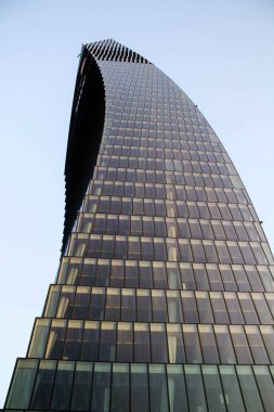 İtalya - Milano, 15 Ağustos 2023 Milano Hayat Alışveriş Bölgesi Gökdelen ve saraylı Milano Şehri Hayat Alışveriş Bölgesi 'ni hayal edin