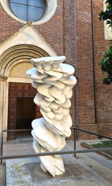 2024.07.04 İtalya, Milan, Milan Katedral Müzesi, müzenin muhteşem bir görüntüsü ve muhteşem koleksiyonu.