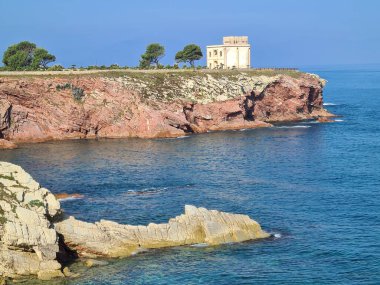 İtalya, Sicilya, Terrasini, bugün turistleri andıran bir görüntü.