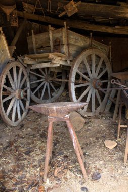 2021.09.12 Sicilya, Custonaci, Scurati Mağaraları, 19. yüzyılda yaşamış antik köyün görüntüsü.