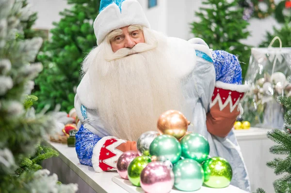 Russian Santa Claus Holds Decorations Christmas Tree Store — Stock Photo, Image