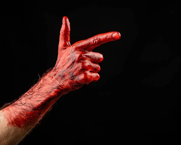 Véres Férfi Kézmozdulat Mutatja Fegyvert Ellen Fekete Háttér — Stock Fotó