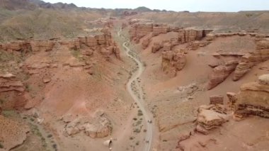 İHA 'nın üst görüntüsü. Charyn Kanyonu Kazakistan