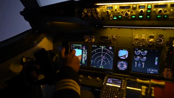 Man Studying Pilot Flight Simulator Close Male Hands Navigating Aircraft — Stockvideo
