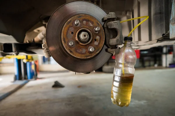Automatic Change Brake Fluid Car Service — Stock Photo, Image