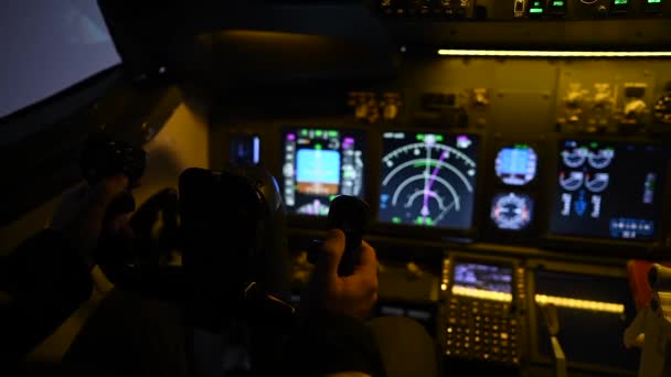 Man Studying Pilot Flight Simulator Close Male Hands Navigating Aircraft — Wideo stockowe