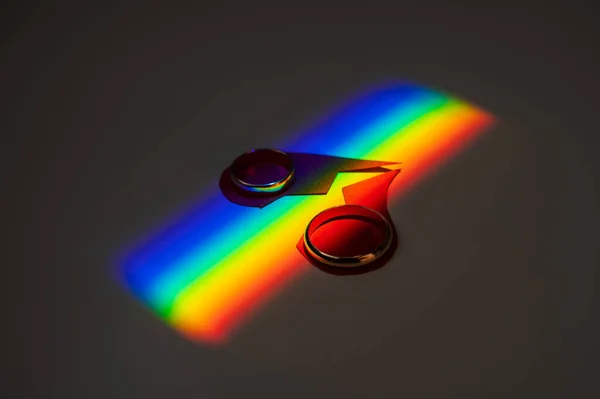 Δέσμη Rainbow Βέρες Ραγισμένη Καρδιά Σημαία Igbt — Φωτογραφία Αρχείου