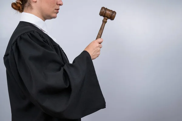 Steadfast Female Judge Robe Holding Court Gavel — Stock Photo, Image