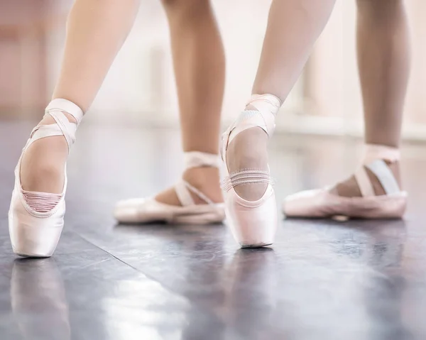 Close Legs Two Ballerinas Pointe Shoes Dance Class — Fotografia de Stock