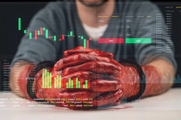 Egy Férfi Véres Kezekkel Bilincsben Pénzügyi Bűnözés Készletdiagramok Virtuális Képernyőn — Stock Fotó