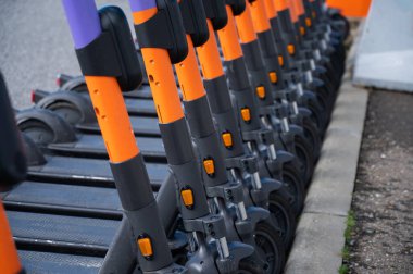 05.02.2022 Sochi, Rusya: Açık hava için elektrikli scooter satışı