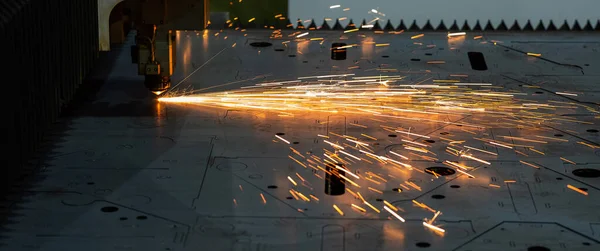 Cnc Maschine Laserschneiden Von Metall Funkenflug — Stockfoto