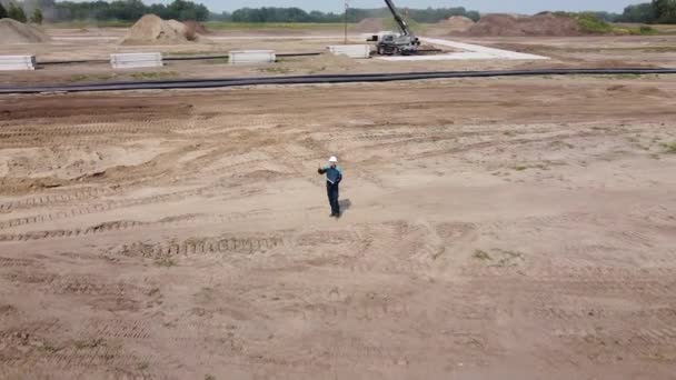 Вид Беспилотника Строителя Строительной Площадке Технический Надзор — стоковое видео