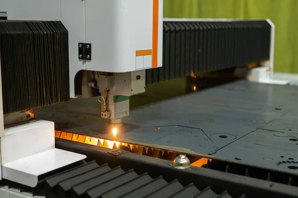 Cnc Stroj Laserové Řezání Kovu Sparks — Stock fotografie