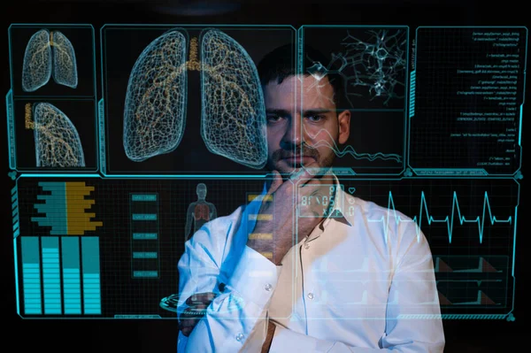Homem Barbudo Caucasiano Olha Para Tela Médica Sistema Respiratório Menu — Fotografia de Stock