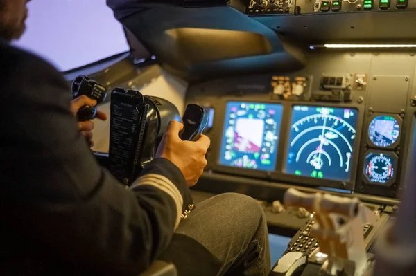 Man Studying Pilot Flight Simulator Close Male Hands Navigating Aircraft — Fotografia de Stock
