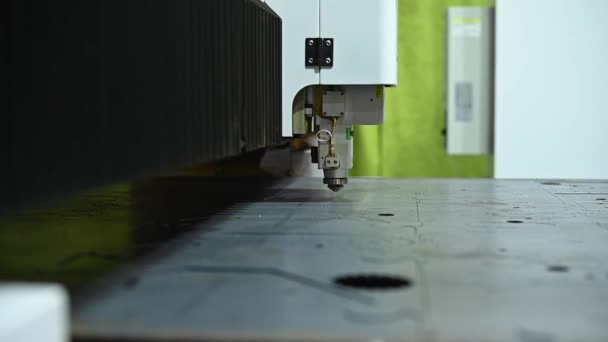 Máquina Cnc Corte Por Láser Metal Movimiento Lento — Vídeos de Stock