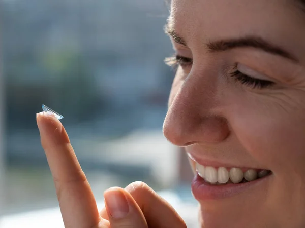 Smiling Caucasian Woman Putting Contact Lens — 스톡 사진