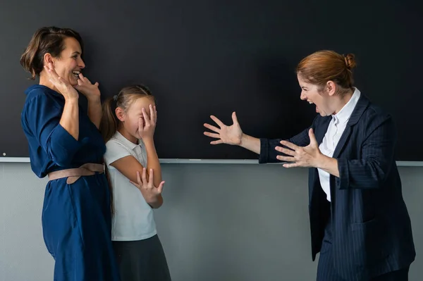 Teacher Screams Schoolgirl Her Mother Standing Blackboard — Stok fotoğraf