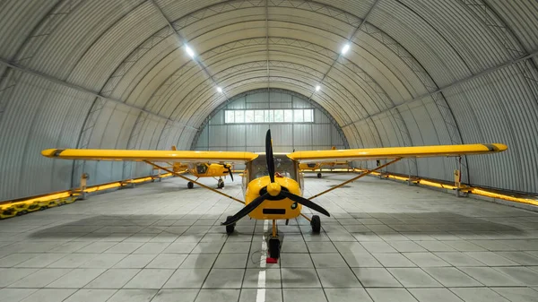 Yellow Airplane Glider Hangar — Stock Photo, Image