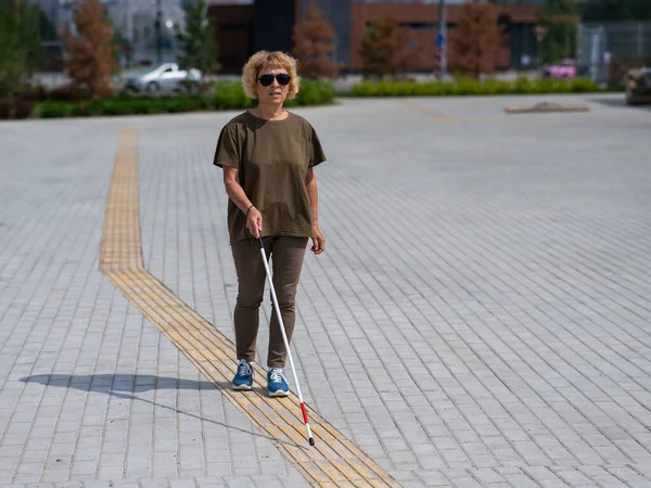 Elderly Blind Woman Walks Cane Tactile Tile — Stock Photo, Image