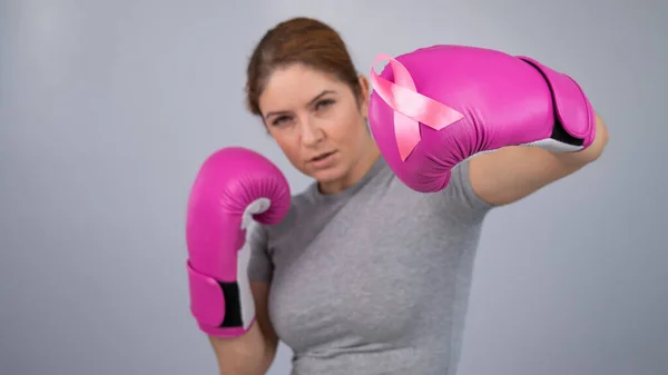 Caucasian Woman Pink Boxing Gloves Pink Ribbon Her Chest Gray — Stock Photo, Image