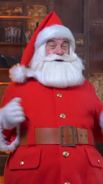 Santa Claus Discurso Felicitación Feliz Navidad Vídeo Vertical — Vídeo de stock