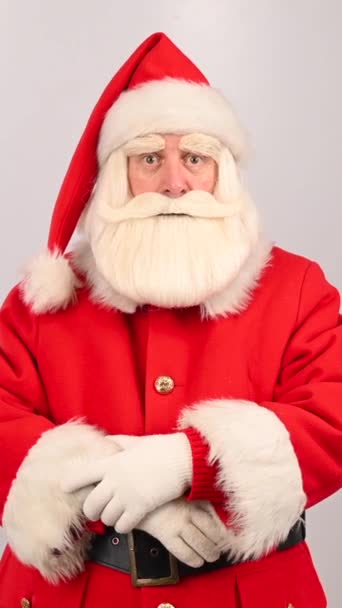 Santa Claus Říká Gratuluji Bílému Pozadí Svislé Video — Stock video