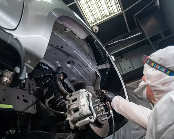 Auto Mechanic Applies Corrosion Mastic Underbody Car — Stock Photo, Image